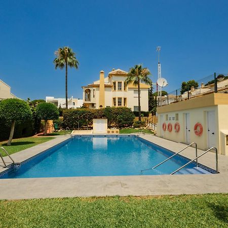 Beautiful Townhouse Walking Distance To The Beach In Costabella, Marbella Exteriör bild