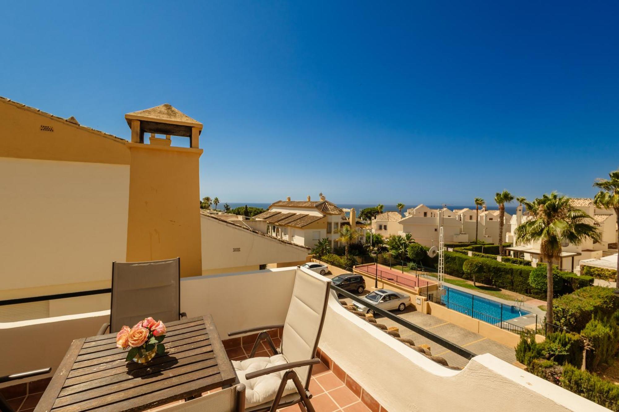 Beautiful Townhouse Walking Distance To The Beach In Costabella, Marbella Exteriör bild