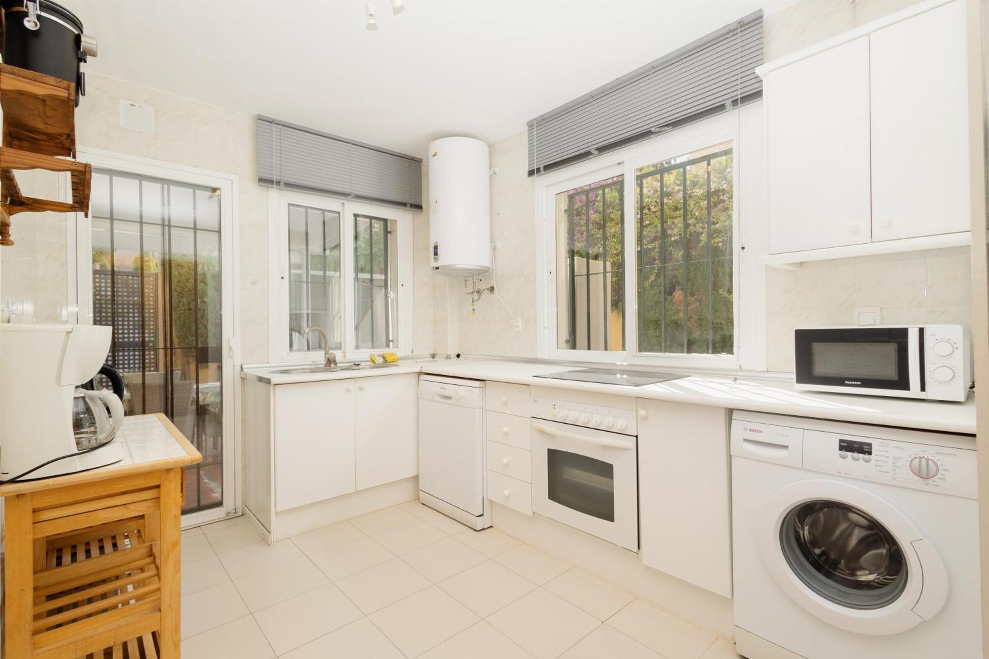 Beautiful Townhouse Walking Distance To The Beach In Costabella, Marbella Exteriör bild