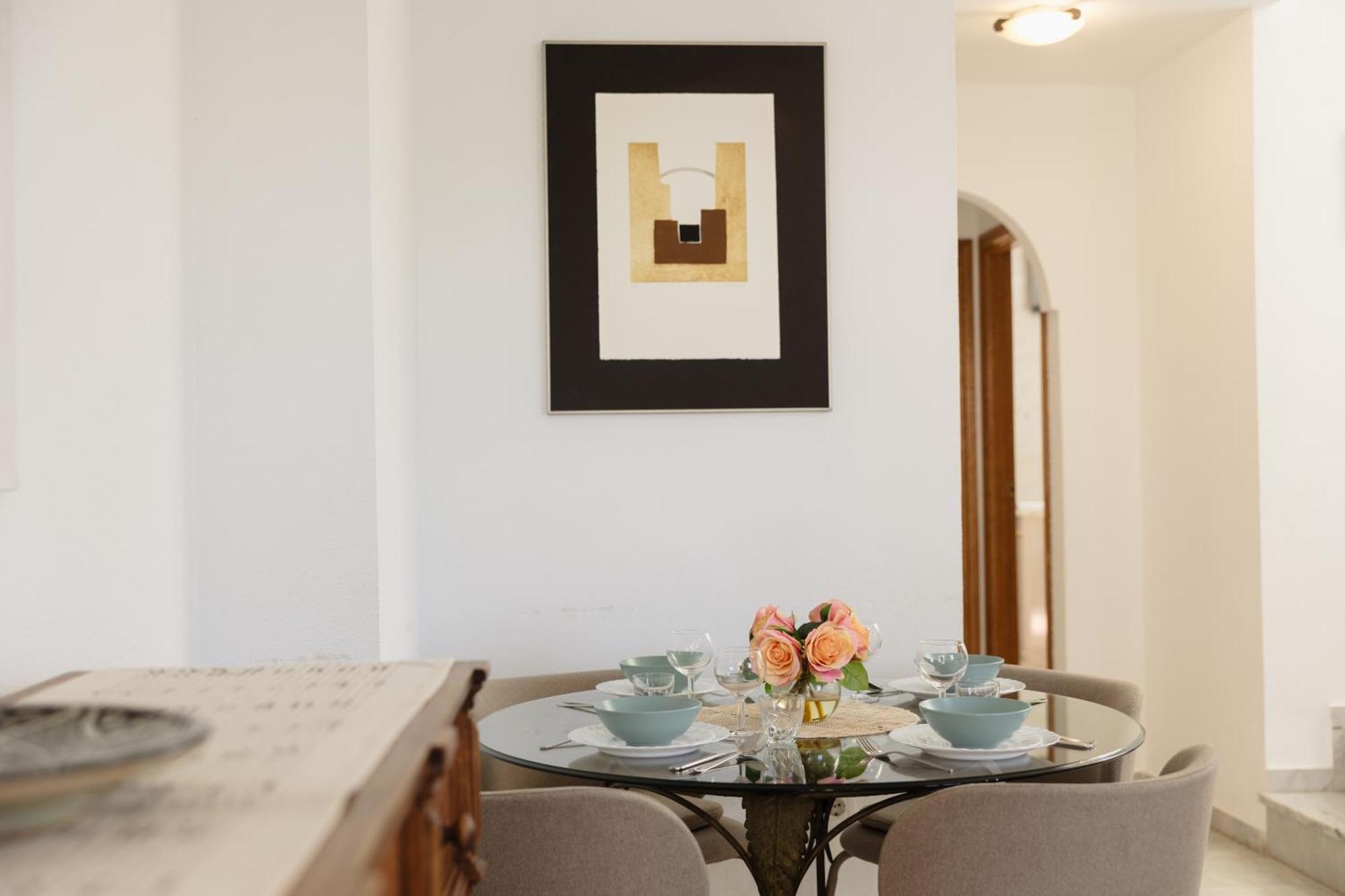 Beautiful Townhouse Walking Distance To The Beach In Costabella, Marbella Exteriör bild