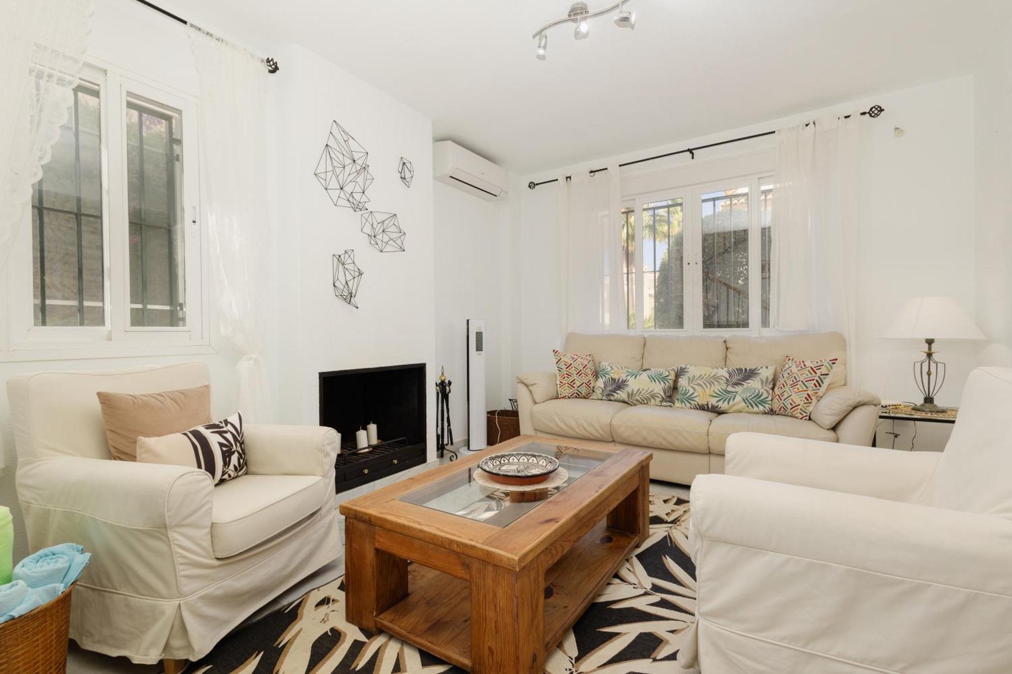 Beautiful Townhouse Walking Distance To The Beach In Costabella, Marbella Exteriör bild