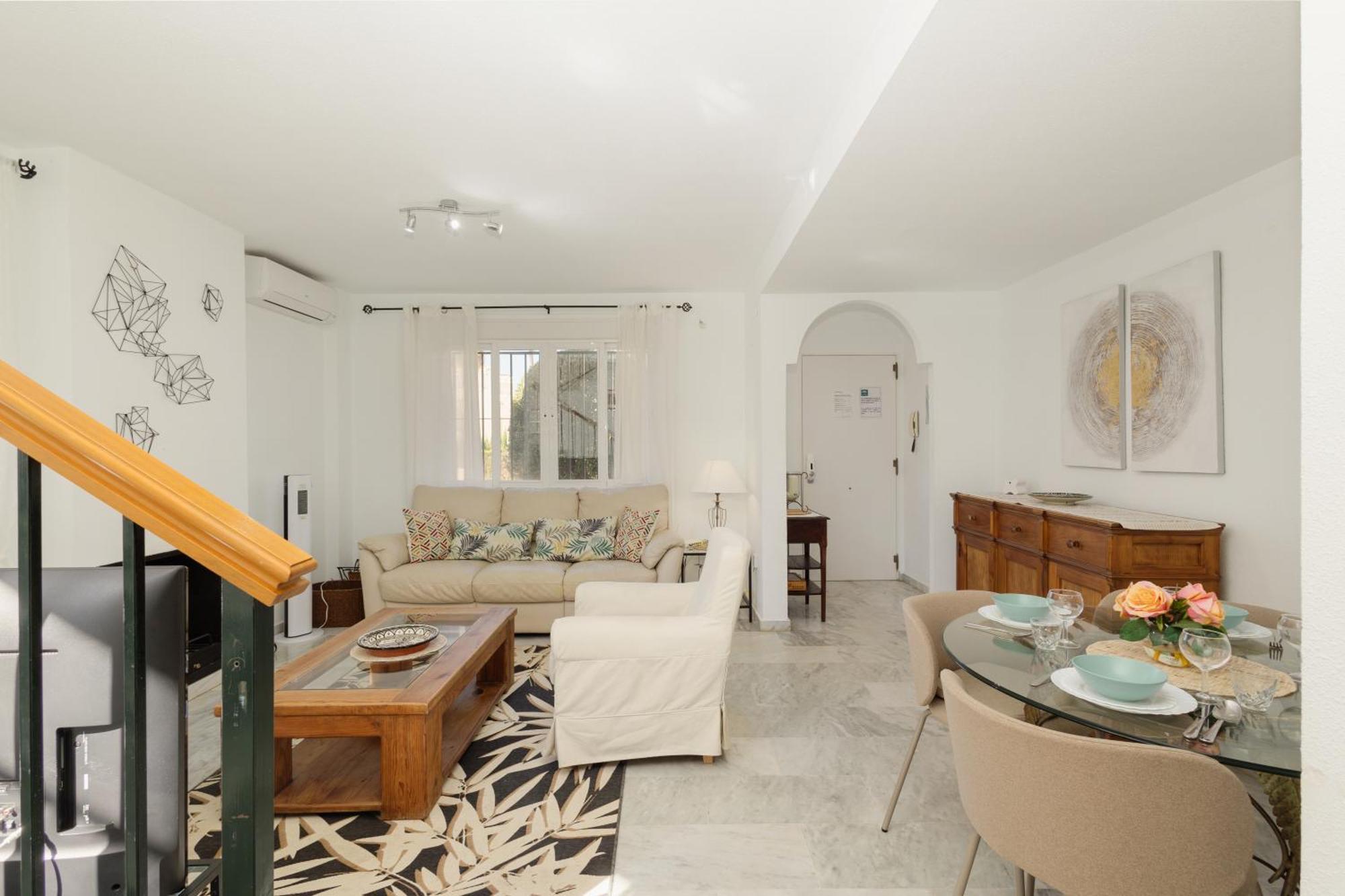 Beautiful Townhouse Walking Distance To The Beach In Costabella, Marbella Exteriör bild