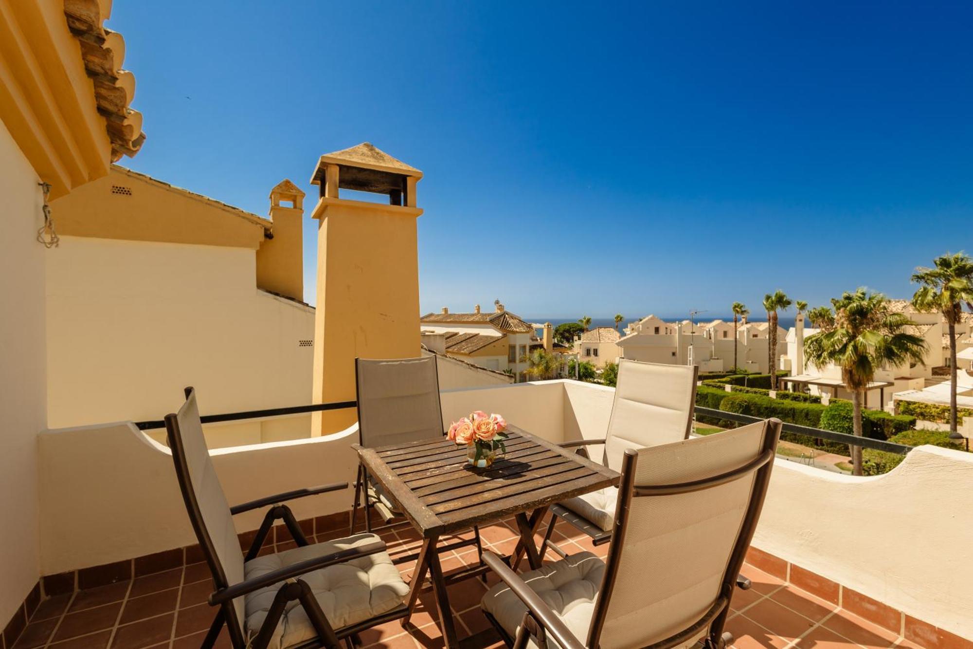 Beautiful Townhouse Walking Distance To The Beach In Costabella, Marbella Exteriör bild