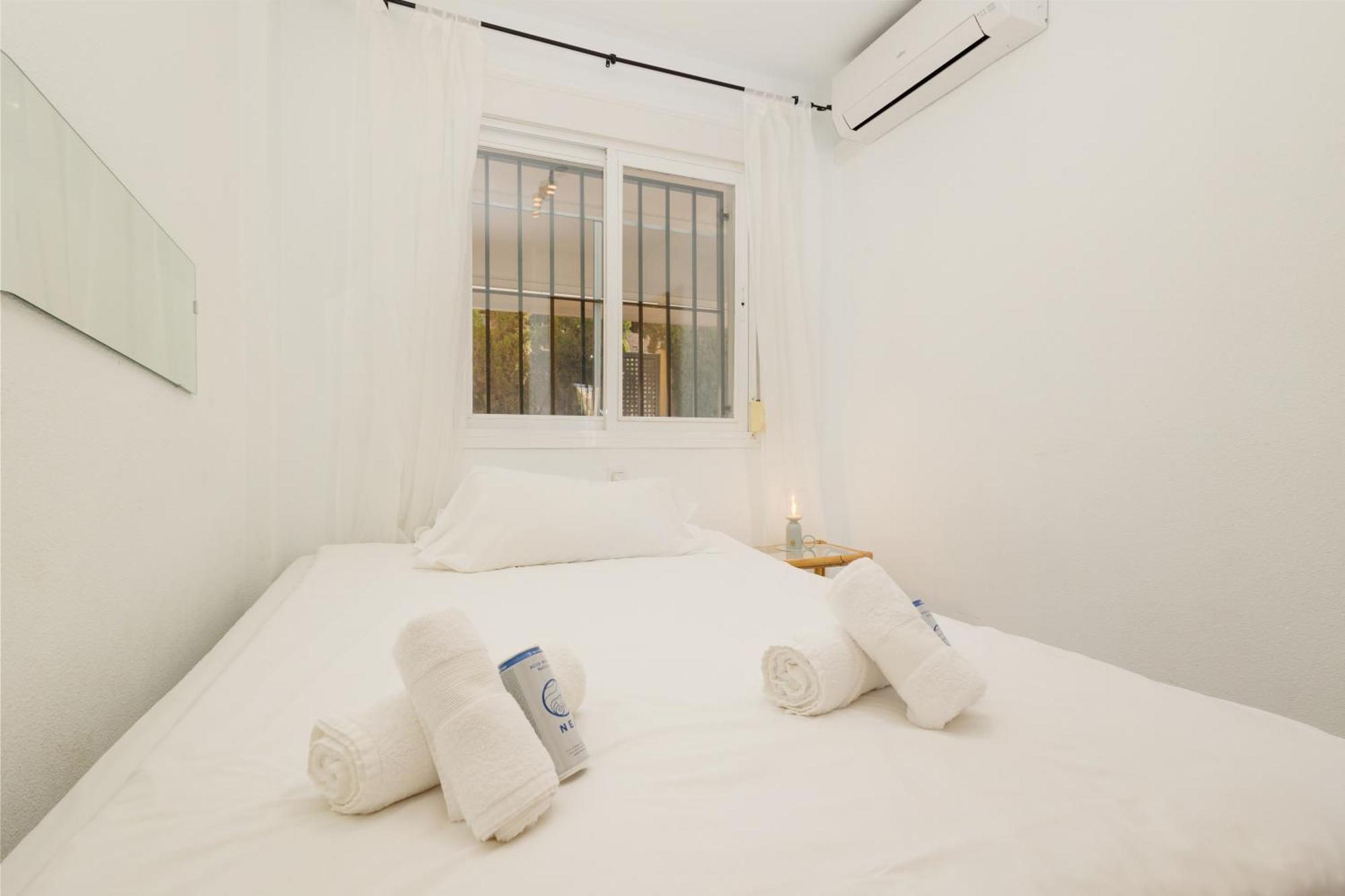 Beautiful Townhouse Walking Distance To The Beach In Costabella, Marbella Exteriör bild